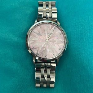 Beautiful pink and silver fossil watch with extra links